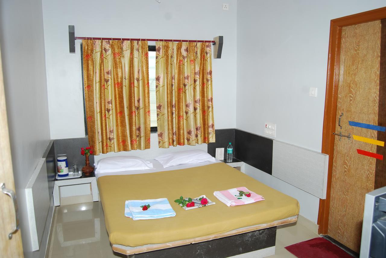 Hotel Utsav Shirdi Exterior foto