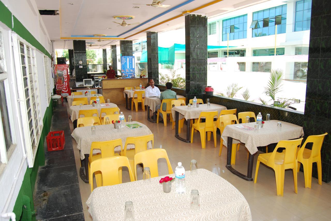 Hotel Utsav Shirdi Exterior foto